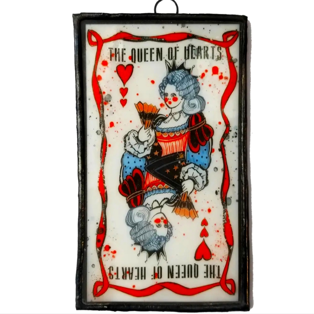 NWT The Queen of Hearts Glass Art